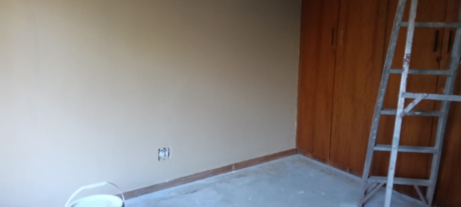 4 Bedroom Property for Sale in Pellissier Free State